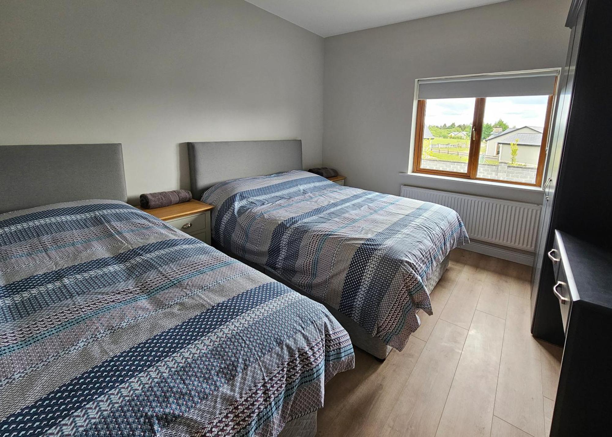Dromod Suites Room photo